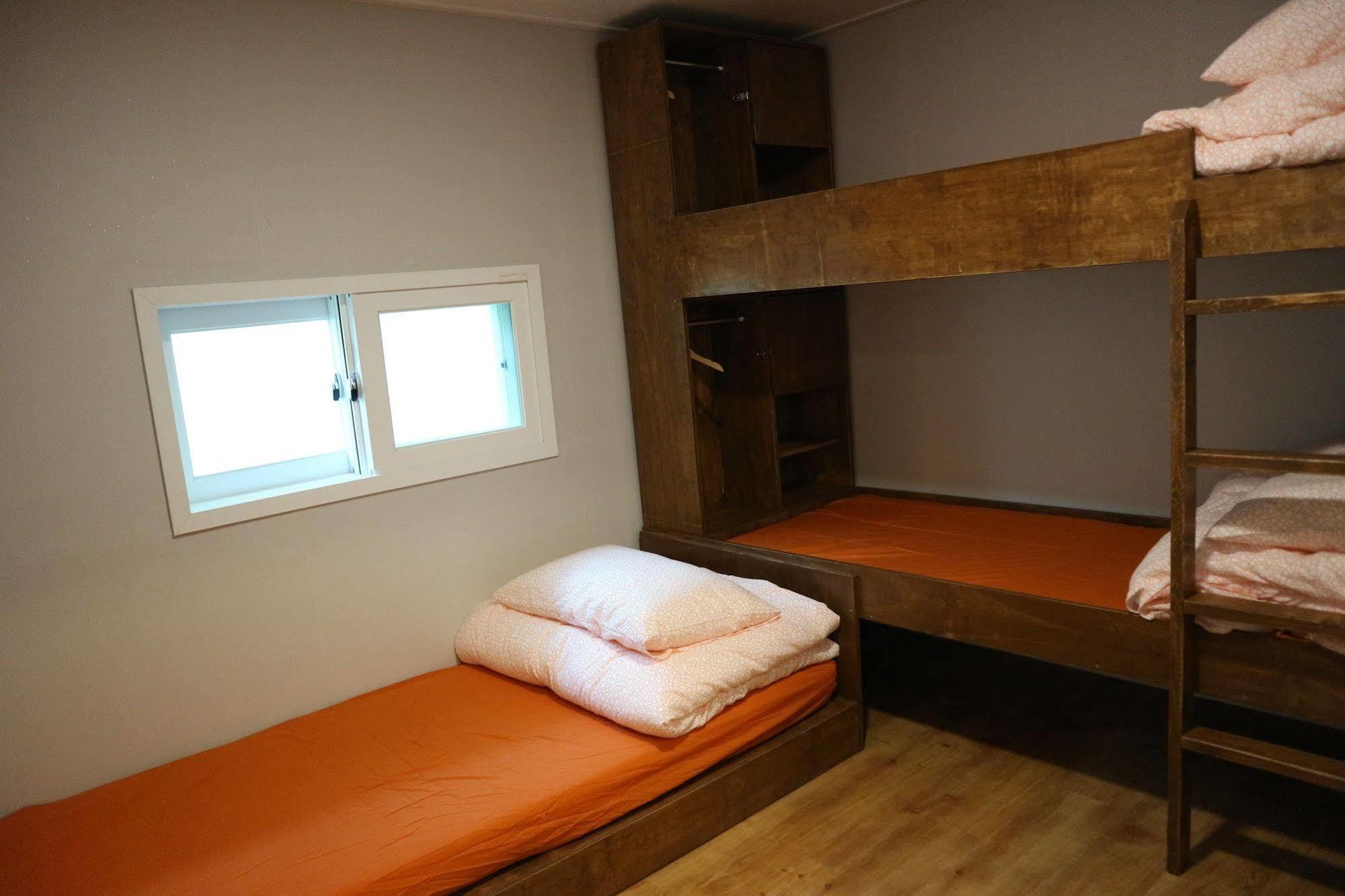 Zzzip Guesthouse In Hongdae Seul Zewnętrze zdjęcie